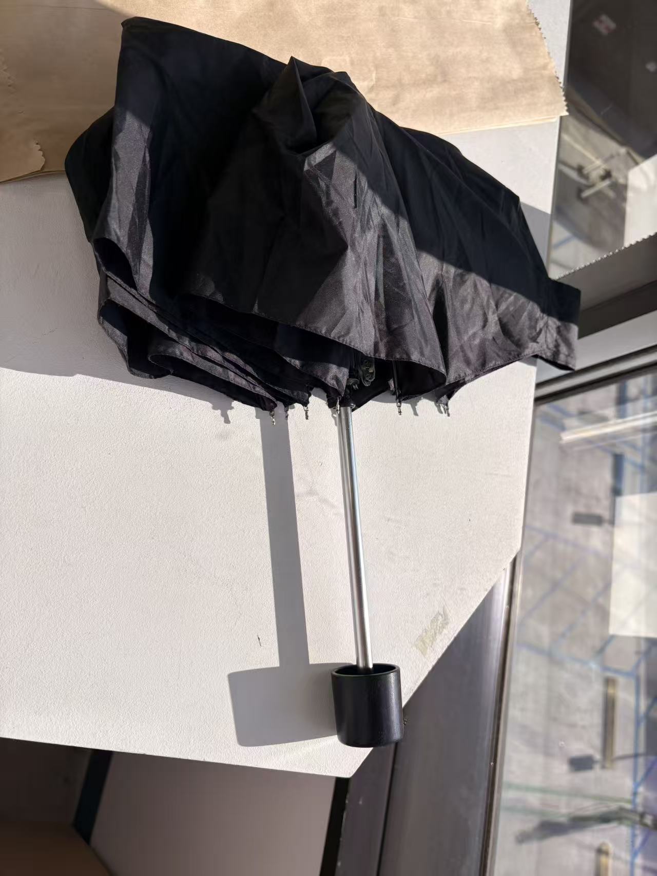 Umbrella still in original position on Day 25, unclaimed